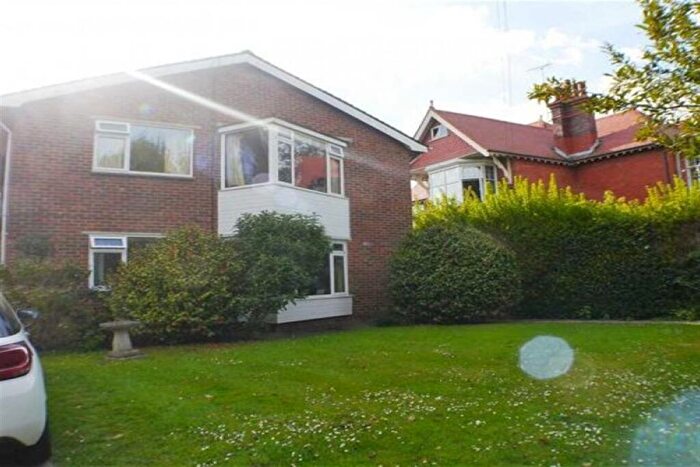 4 Bedroom House For Sale In Beccles Court, Beccles Road, Worthing, BN11