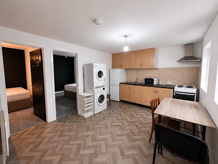2 Bedroom Flat To Rent In Swansea, SA2