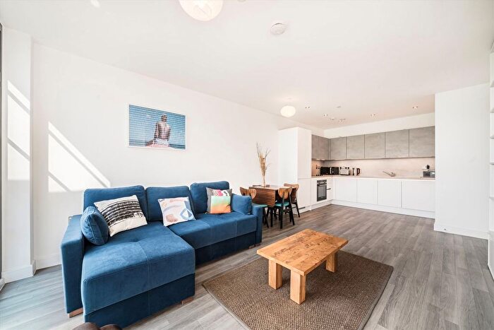 1 Bedroom Flat For Sale In Hart Yard, Bow, E3