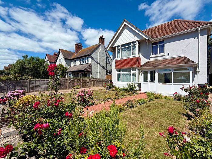 3 Bedroom Flat For Sale In Cantelupe Road, Bexhill-On-Sea, TN40