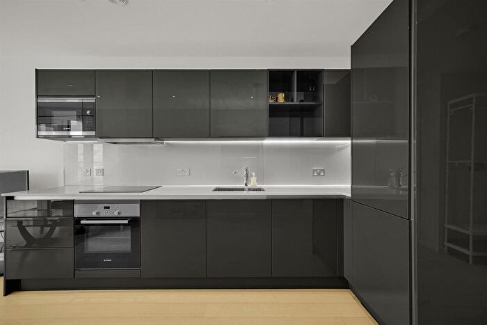 1 Bedroom Flat To Rent In Glasshouse Gardens, London, E20