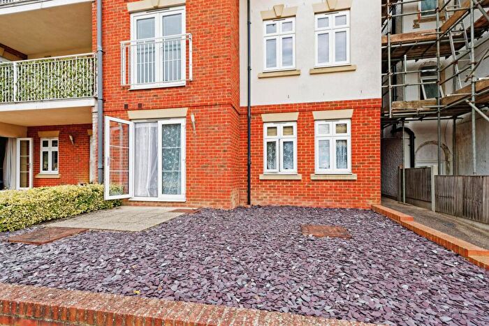 2 Bedroom Flat For Sale In St. Mildreds Road, Ramsgate, Kent, CT11