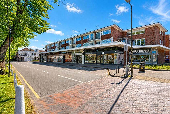 2 Bedroom Apartment For Sale In Church Green Row, Church Green, Harpenden, Hertfordshire, AL5