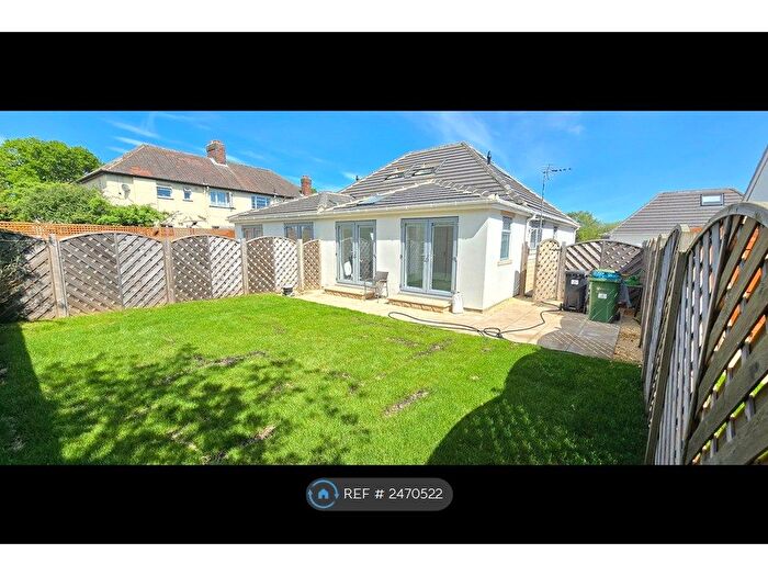 3 Bedroom Bungalow To Rent In Redesdale Grove, Leeds, LS16