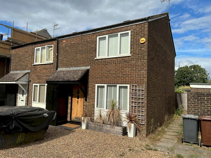 2 Bedroom Property To Rent In New Road, Radlett, WD7