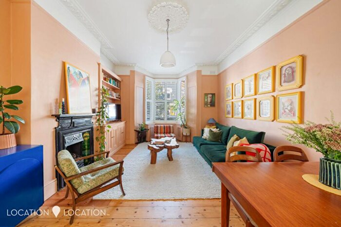 2 Bedroom Terraced House For Sale In Foulden Road, London, N16