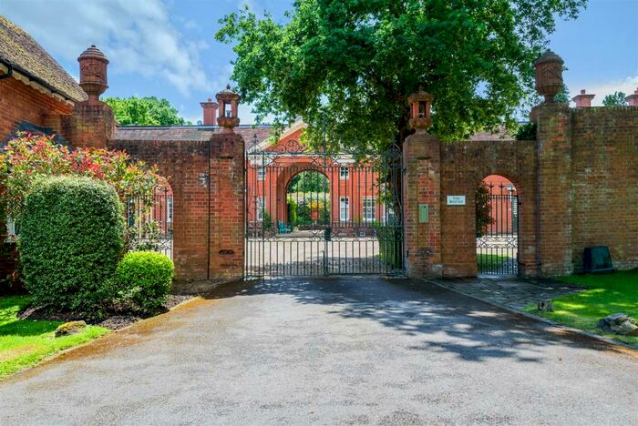 3 Bedroom House To Rent In Pyrford Common Road, Pyrford, GU22