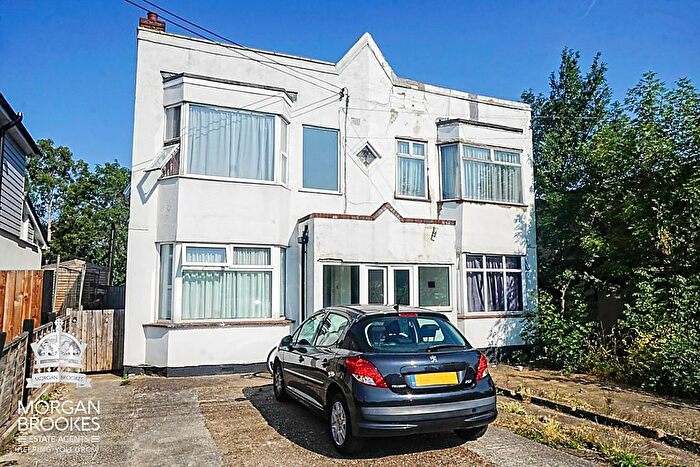 2 Bedroom Flat To Rent In Kents Hill Road, Benfleet, SS7