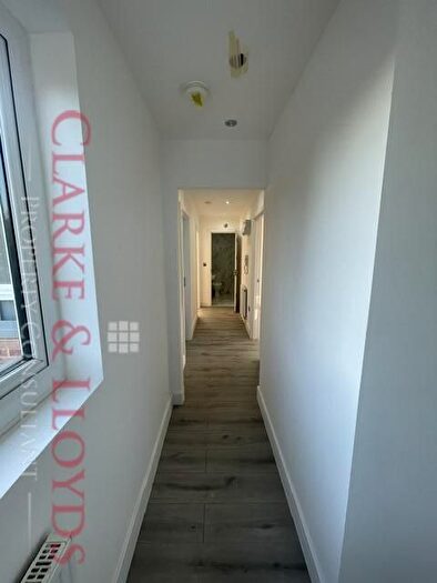 2 Bedroom Flat To Rent In Crown Road, Ilford, IG6
