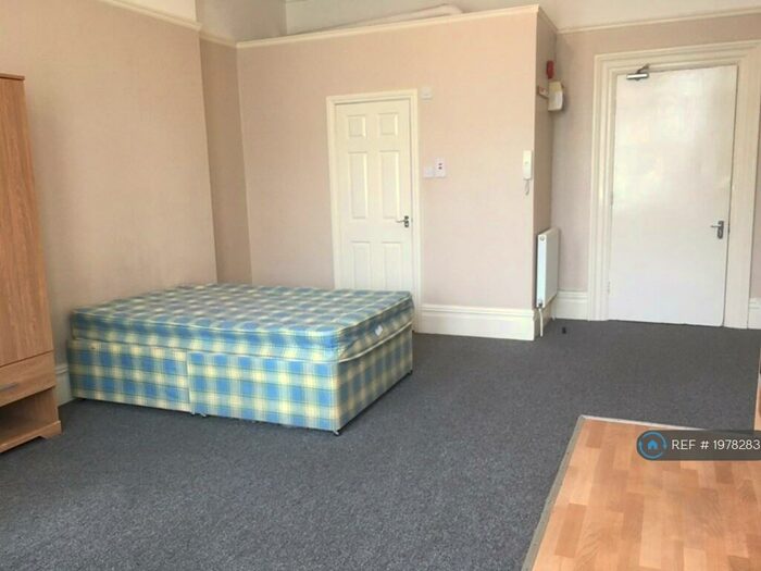 Studio To Rent In Redland Road, Bristol, BS6