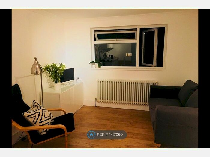 3 Bedroom Flat To Rent In Stratford, London, E15