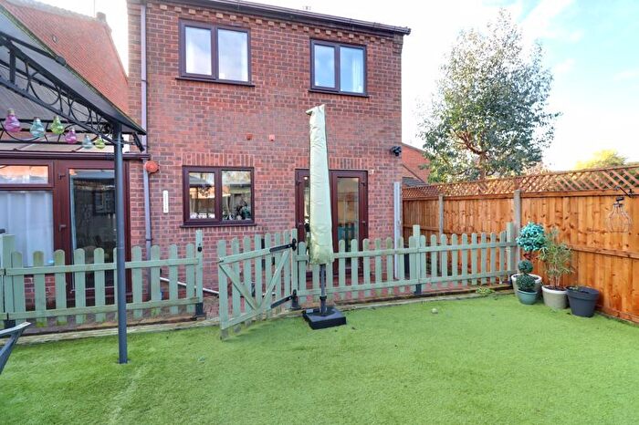 3 Bedroom Detached House For Sale In Wootton Drive, Creswell Manor Farm, Stafford, ST16