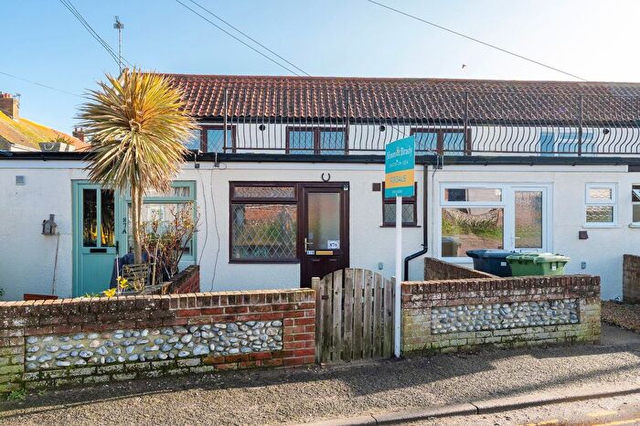 1 Bedroom Terraced House For Sale In Beach Road, Caister-On-Sea, NR30