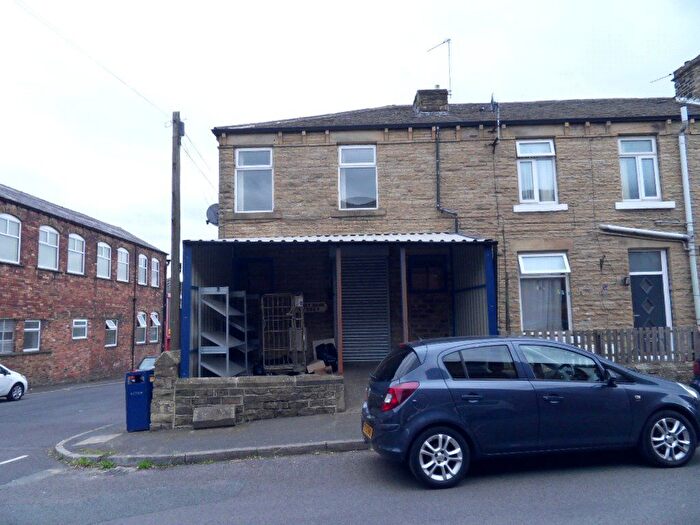 1 Bedroom Flat To Rent In Stoney Bank Street, Dewsbury, West Yorkshire, WF13