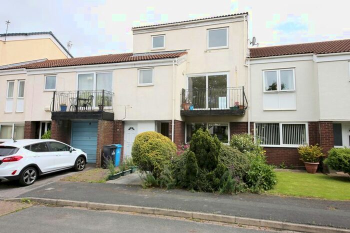 3 Bedroom Maisonette To Rent In Marina Village, Preston Brook, Runcorn, WA7