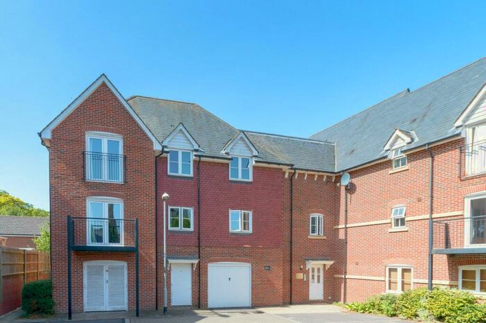 2 Bedroom Flat To Rent In Laverstock, Salisbury, Wiltshire, SP1