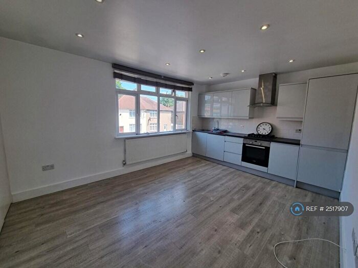 3 Bedroom Flat To Rent In Fraser Road, London, N9