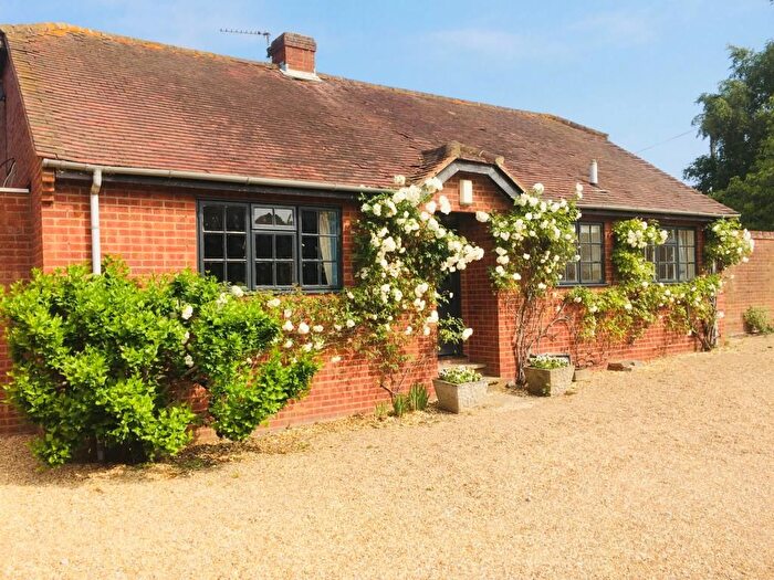 2 Bedroom Detached Bungalow To Rent In Nutbean Lane, Reading, RG7