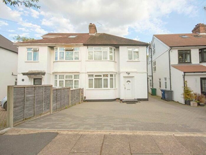 1 Bedroom Maisonette To Rent In Brook Avenue, Edgware, Greater London, HA8