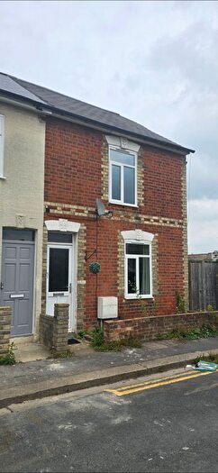3 Bedroom Terraced House To Rent In James Street, Reading, RG1