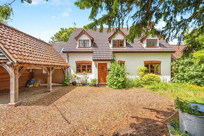 4 Bedroom Detached House For Sale In Mill Lane, Chelmondiston, Ipswich, IP9
