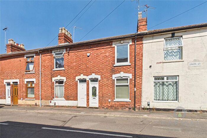 2 Bedroom Terraced House To Rent In Union Street, Kettering, Northamptonshire, NN16