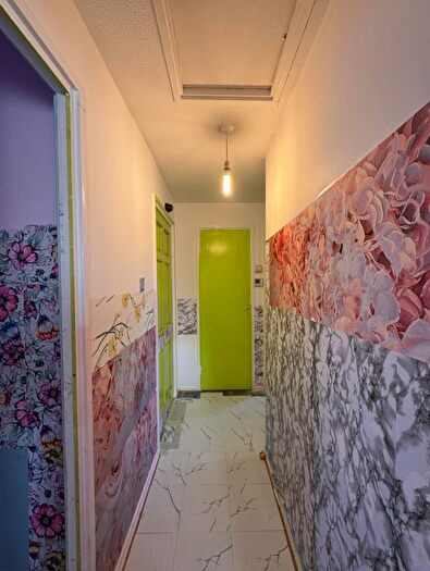 2 Bedroom Flat For Sale In Mallows Green, Harlow, CM19