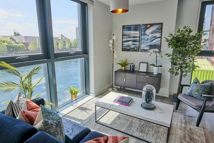2 Bedroom Flat To Rent In The Quay Loop Road, Salford Quays, M50