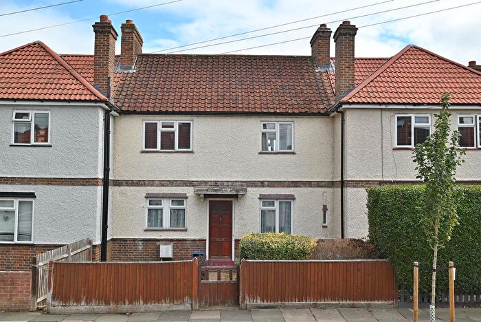 3 Bedroom Terraced House For Sale In Turner Avenue, Twickenham, TW2