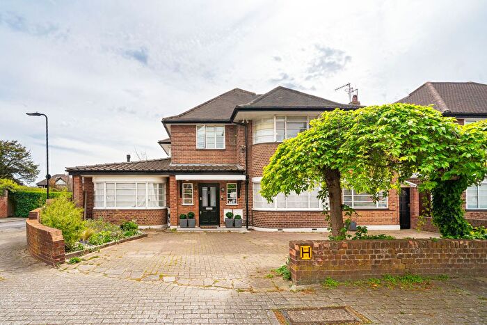 5 Bedroom Detached House For Sale In Beaufort Road, Ealing, W5