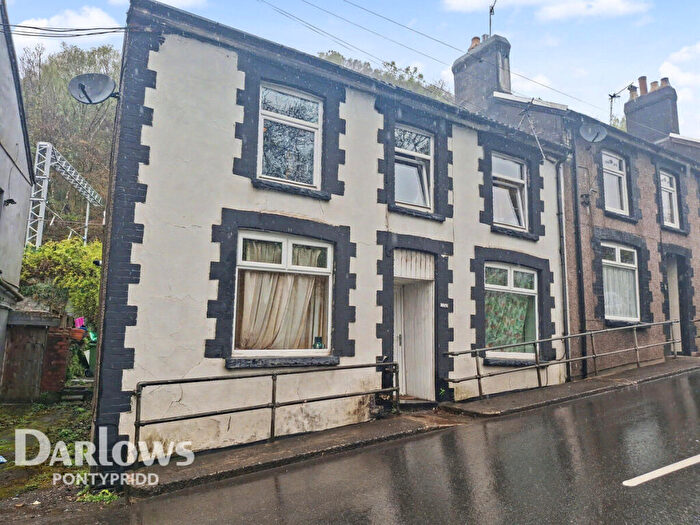 3 Bedroom End Of Terrace House For Sale In Berw Road, Pontypridd, CF37