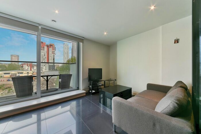 Studio To Rent In West Tower, Pan Peninsula, Canary Wharf, E14