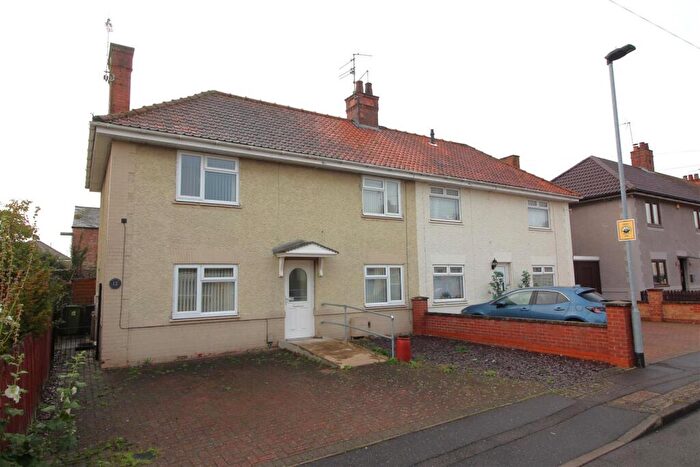 3 Bedroom Semi Detached House For Sale In South View, London Road, Woodston, Peterborough, PE2