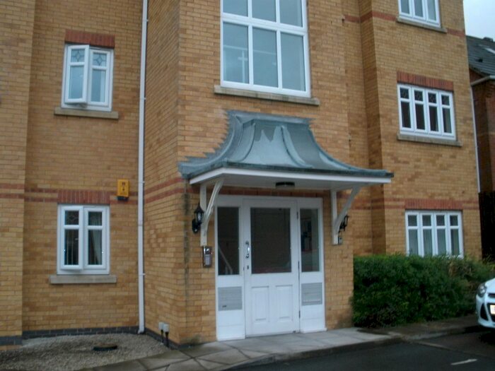 2 Bedroom Flat To Rent In Hayeswood Grove, Stoke-On-Trent, ST6