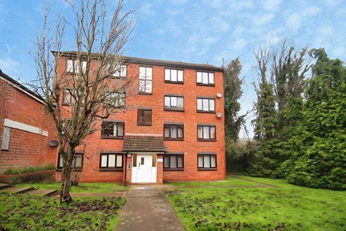 2 Bedroom Flat To Rent In Lesley Place, Maidstone, Kent, ME16