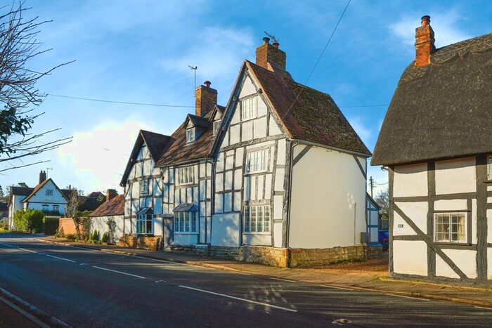 3 Bedroom Semi-Detached House For Sale In Evesham Road, Norton, Evesham, Worcestershire, WR11