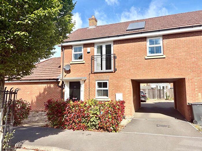 2 Bedroom Coach House To Rent In Culverhouse Road, Swindon, SN1