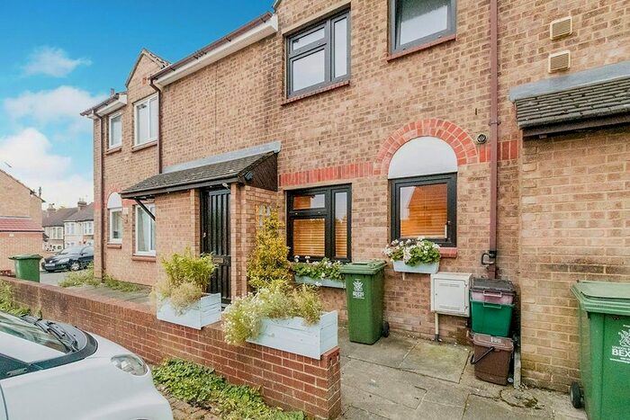 1 Bedroom Detached House To Rent In Winifred Road, Erith, Kent, DA8