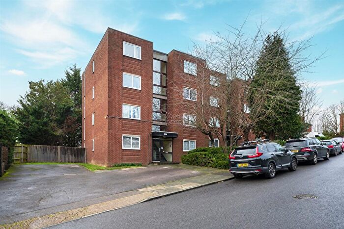 1 Bedroom Block Of Flats For Sale In Gravel Hill Close, Bexleyheath, DA6