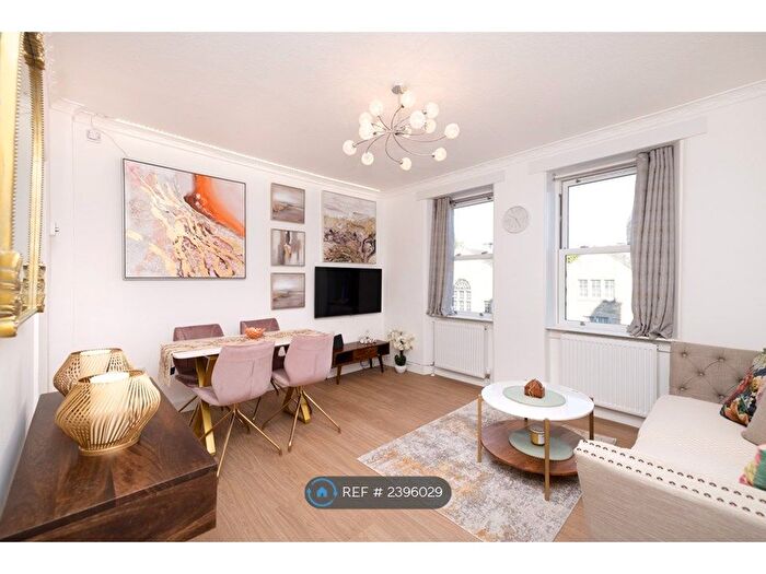 2 Bedroom Flat To Rent In Bernard Terrace, Edinbuirgh, EH8