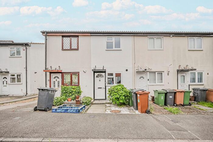 2 Bedroom Terraced House For Sale In Stapleford Close, Chingford, London, E4
