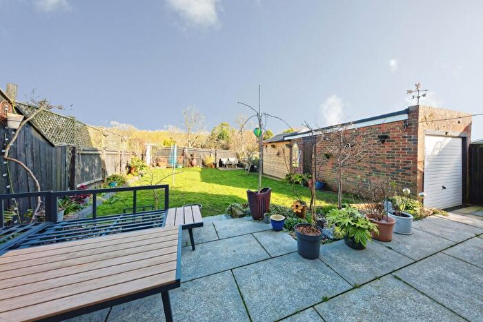 3 Bedroom Bungalow For Sale In Streetfield, Ulcombe, Maidstone, Kent, ME17