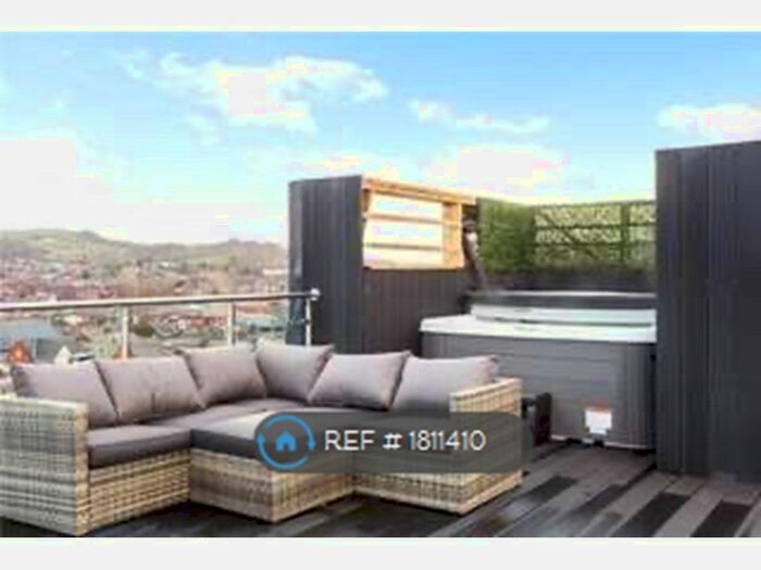 2 Bedroom Flat To Rent In Chuchill Way, Macclesfield, SK11