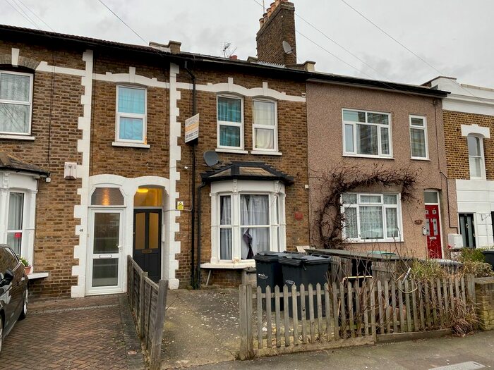 Studio To Rent In Nightingale Road, London, N22