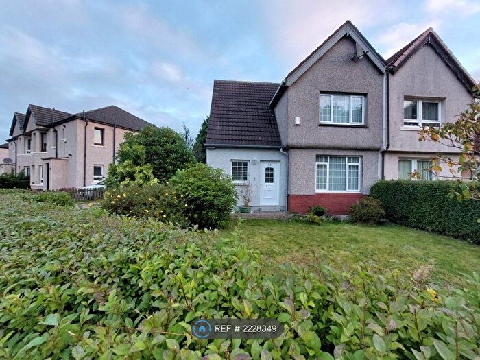 3 Bedroom Semi-Detached House To Rent In Craggan Drive, Glasgow, G14