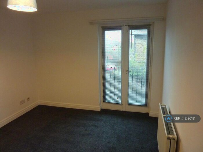 1 Bedroom Flat To Rent In St James Court, Lancaster, LA1