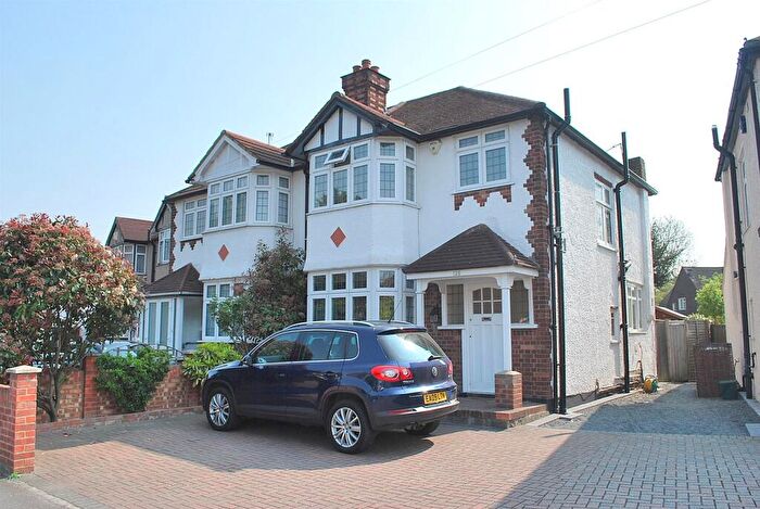 3 Bedroom Semi-Detached House To Rent In Bridge Road, East Molesey, KT8