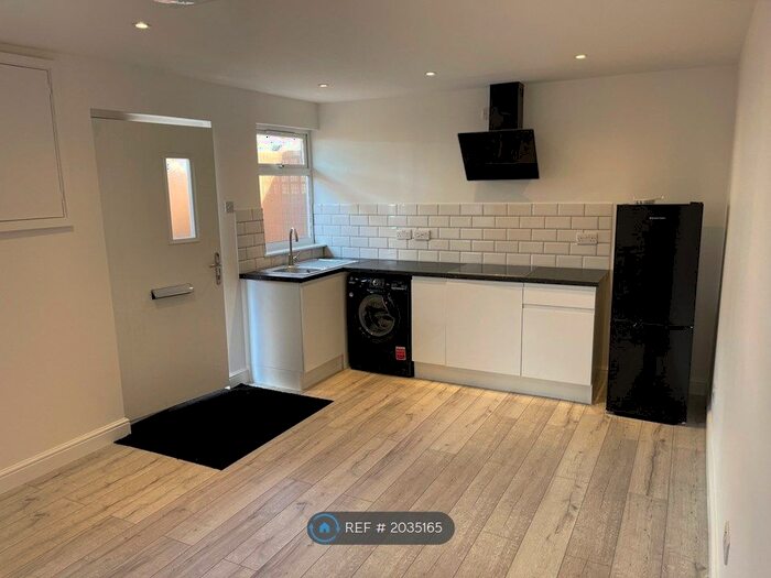 Studio To Rent In Mossbank Avenue, Luton, LU2