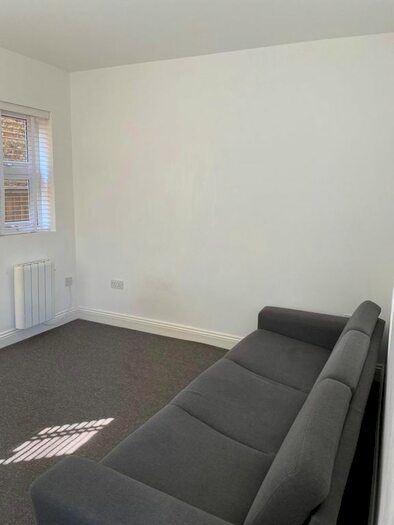 Studio To Rent In Craigdale Road, Romford, RM11
