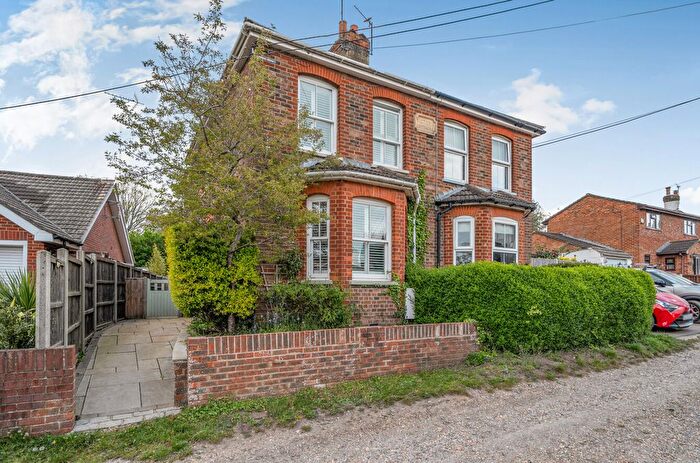 3 Bedroom Semi Detached House For Sale In Victoria Cottages, Ash Vale, Surrey, GU12